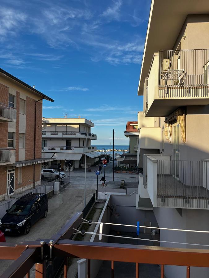Casa Vacanze Dalla Lory リミニ エクステリア 写真